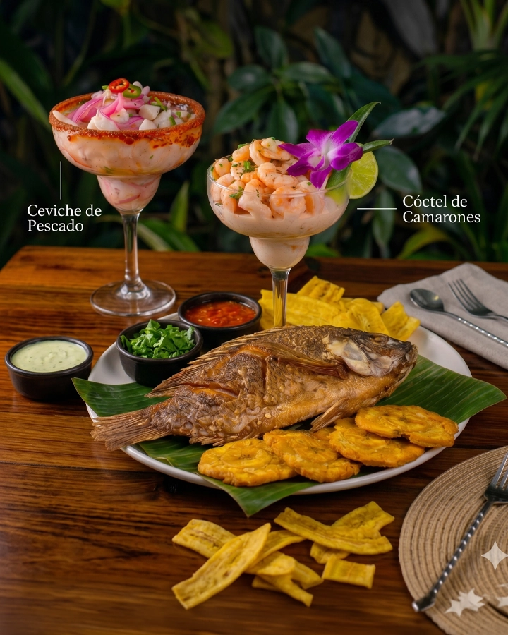 Ceviche de pescado y coctel de camarones
